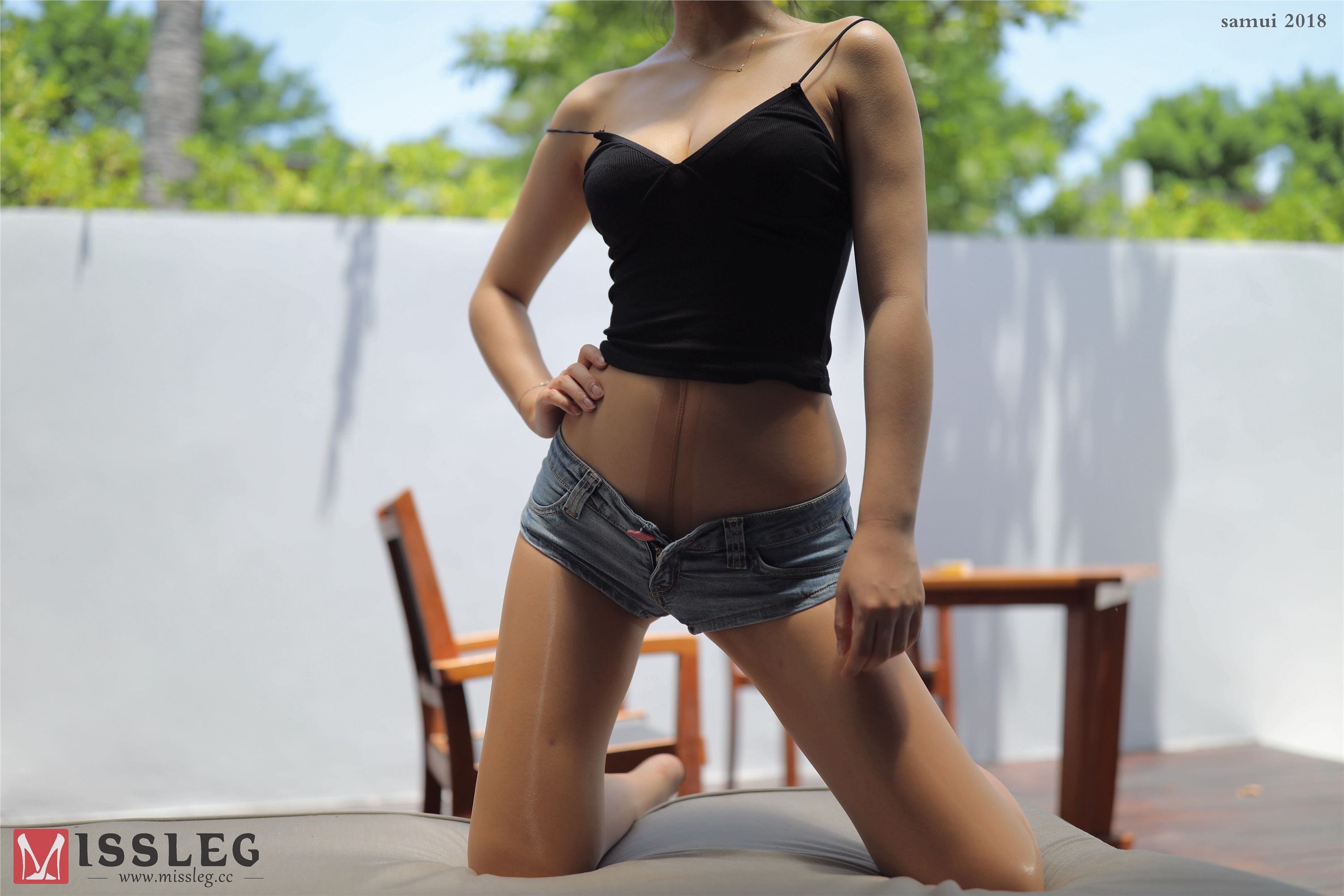 MISSLEG蜜丝  苏梅岛旅拍众筹系列 L001 牛仔短裤 乔依琳